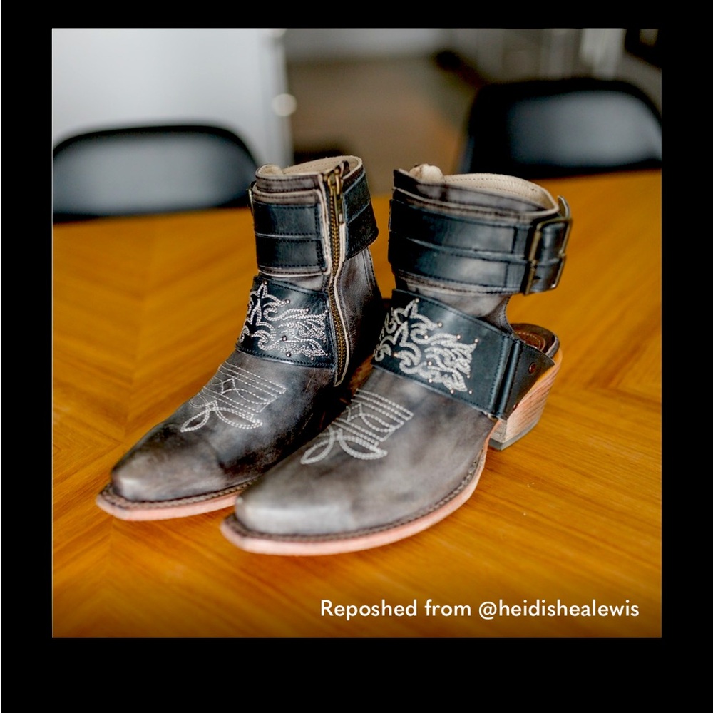 FREEBIRD “Waylon” booties, size 7